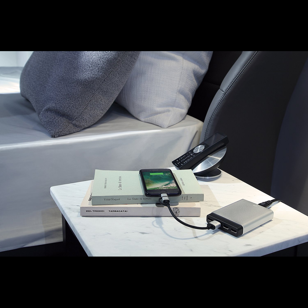 Củ Sạc Điện Thoại / Máy Tính Bảng JustMobile AluCharge (PA-188)
