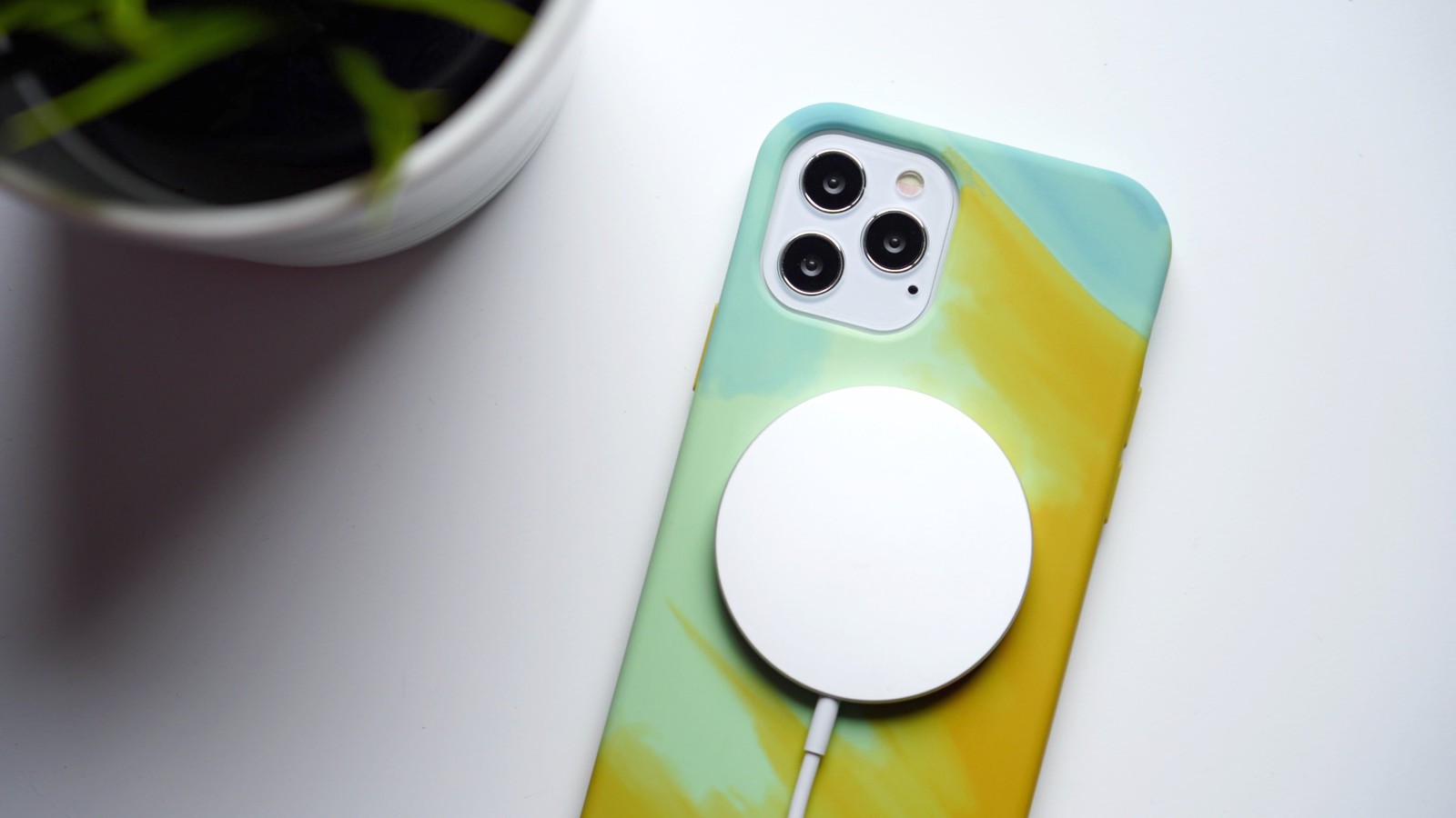 NHỮNG LƯU Ý KHI SỬ DỤNG MAGSAFE TRÊN IPHONE 12