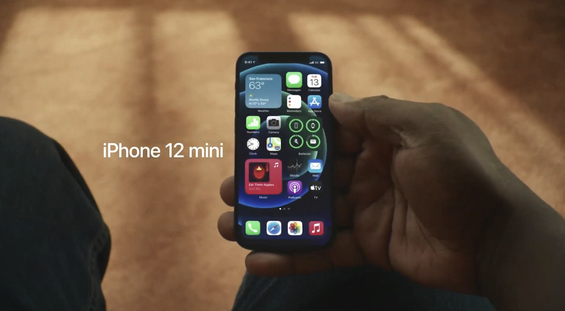 IPHONE 12 MINI SỬ DỤNG MỘT TAY, GỌN GÀNG TRONG TÚI