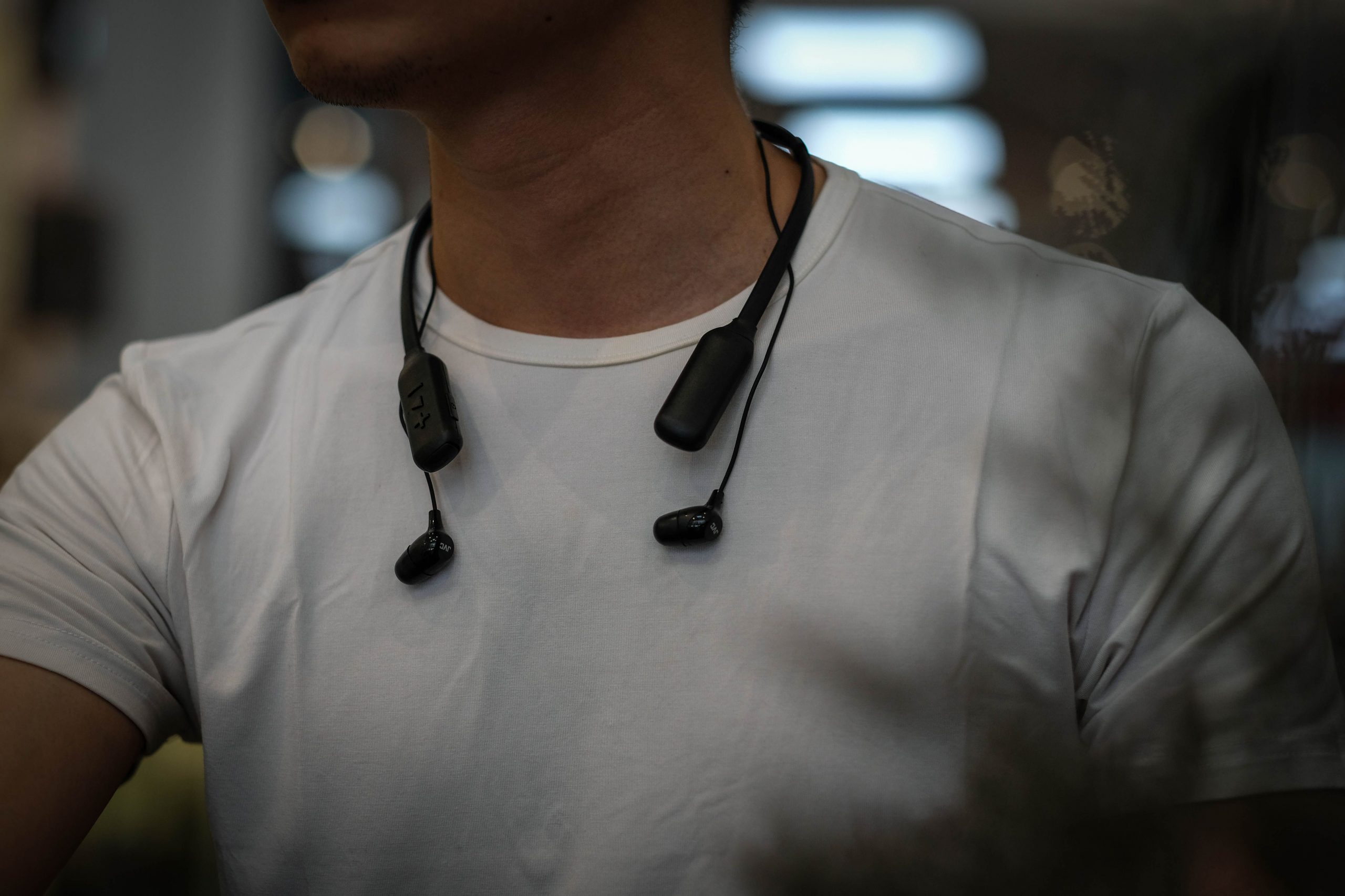 TAI NGHE BLUETOOTH JVC HA-FX39BT: TRẢI NGHIỆM PHONG CÁCH NGHE NHẠC TỰ DO